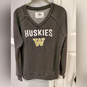 Washington Huskies shirt